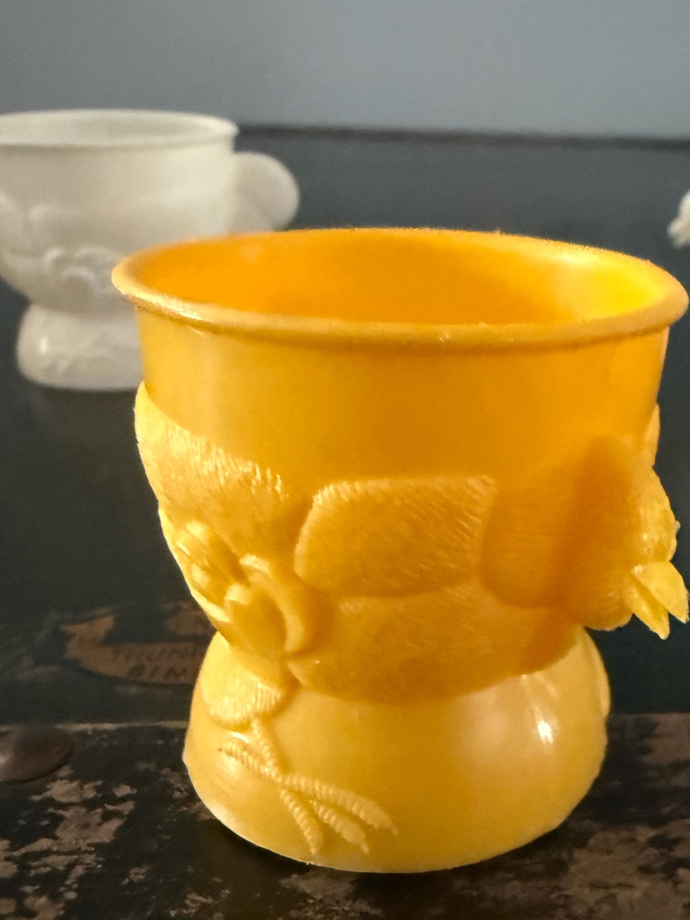 Vtg 50's 60s Soft Plastic Easter Egg Cups Figural Chicken Hen Yellow And White - Picture 3 of 4